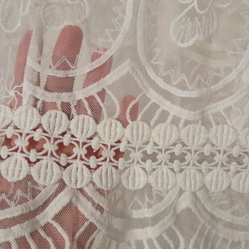 New White Lace Sleeveless Bodysuit M - Picture 2 of 4